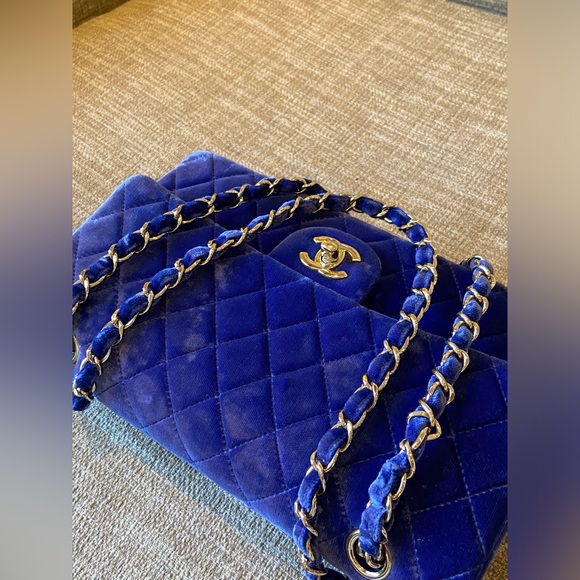 AUTH CHANEL VELVET VELOUR BLUE WITH GOLD HW CLASSIC DOUBLE FLAP CHAIN BAG m/l - Picture 5 of 16